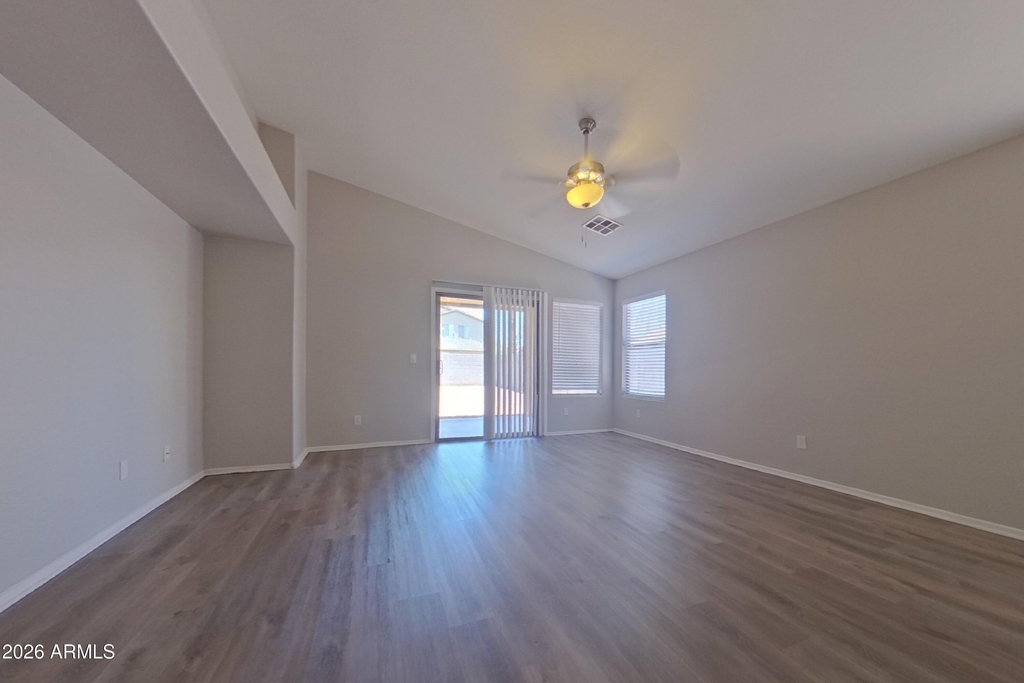 2215 S 83rd Lane - Photo 2