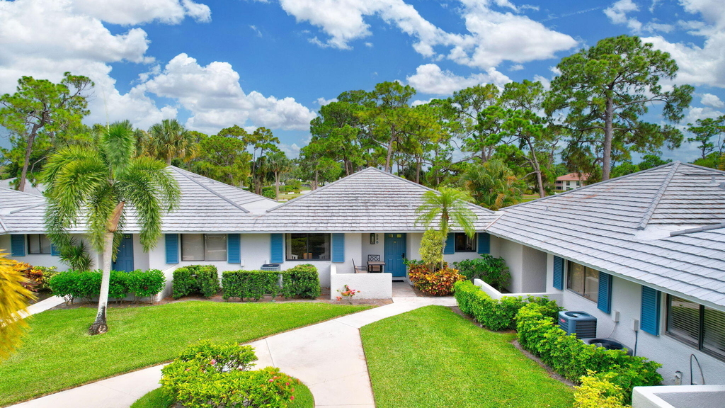 526 Club Drive - Photo 0