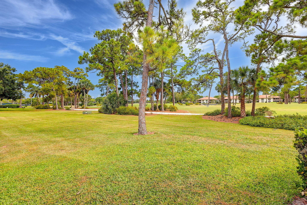 526 Club Drive - Photo 30