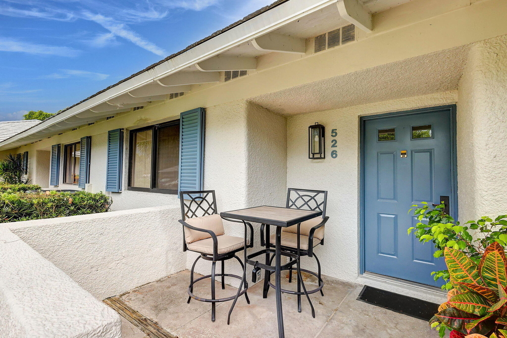 526 Club Drive - Photo 2