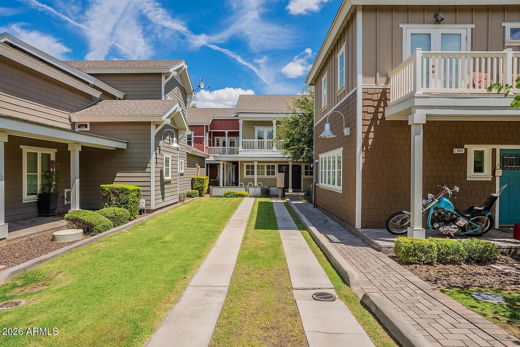 959 S Ash Avenue - Photo 1