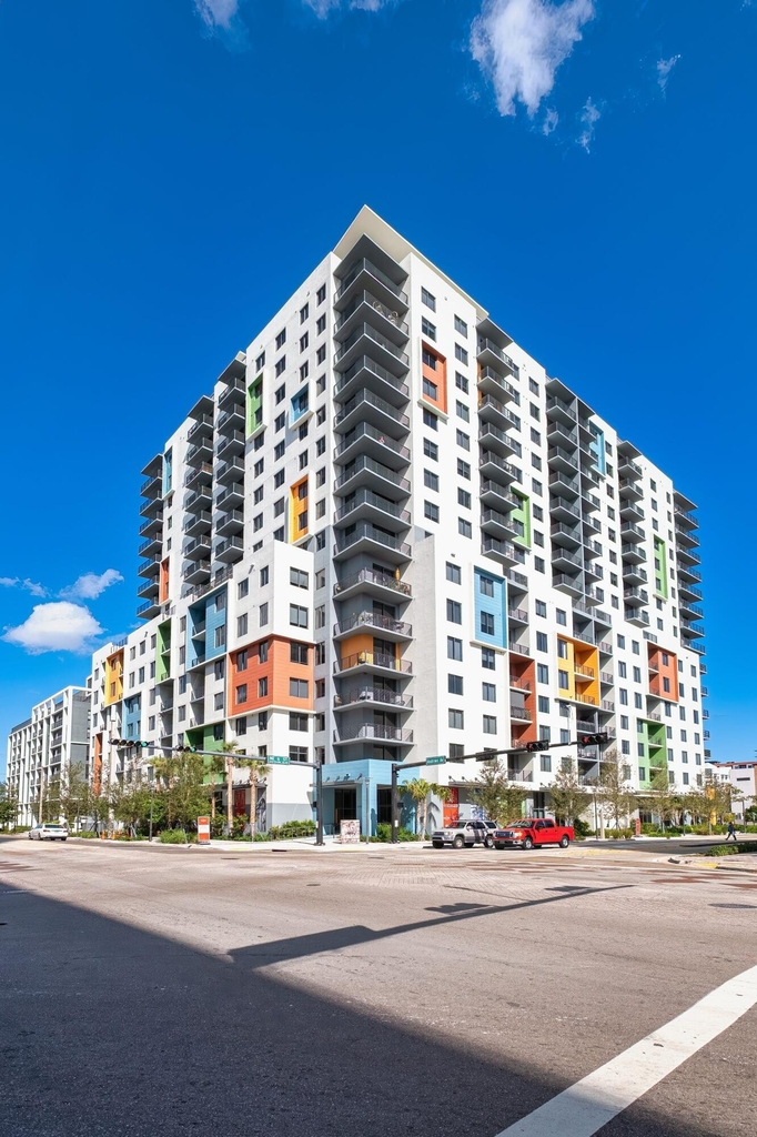 600 N Andrews Avenue - Photo 4