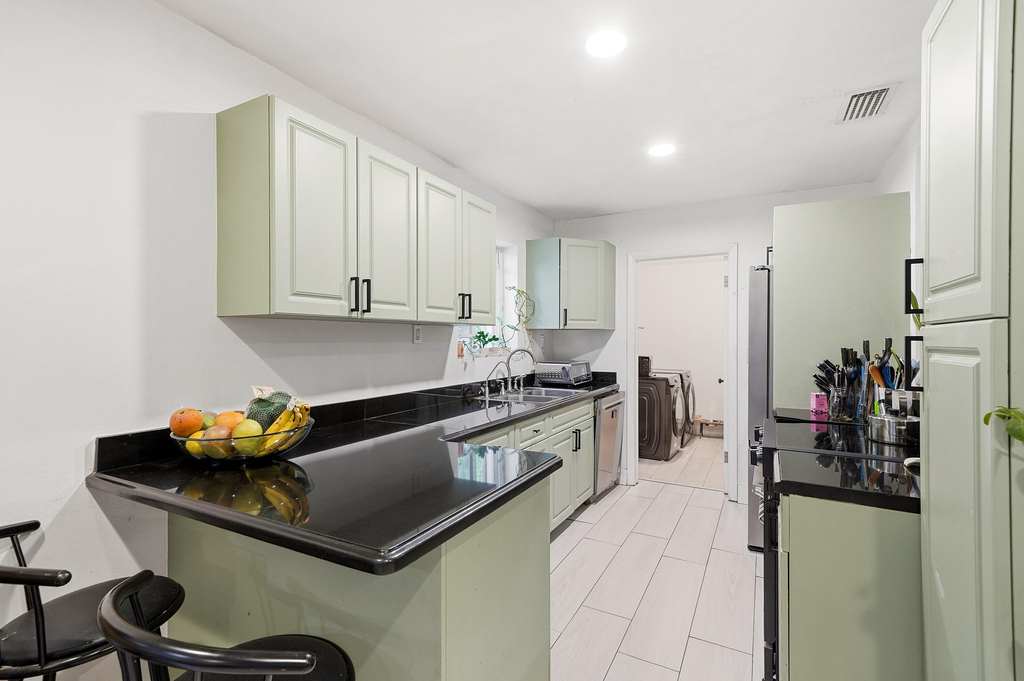 1208 N 31st Avenue - Photo 9