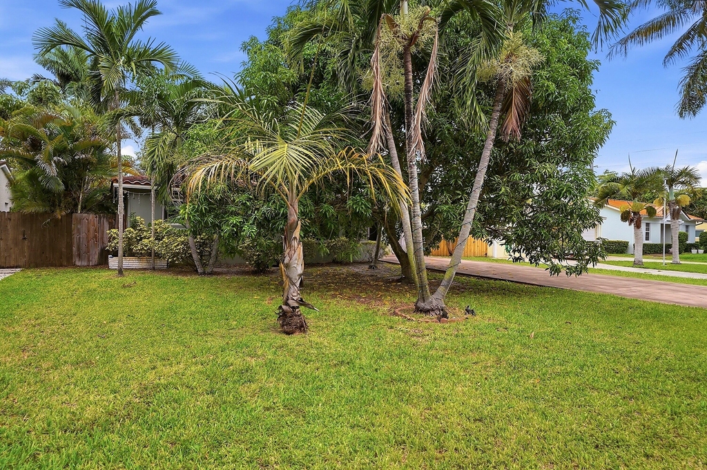 1208 N 31st Avenue - Photo 1