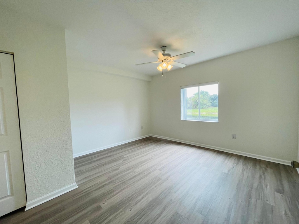 1055 Golden Lakes Boulevard - Photo 2