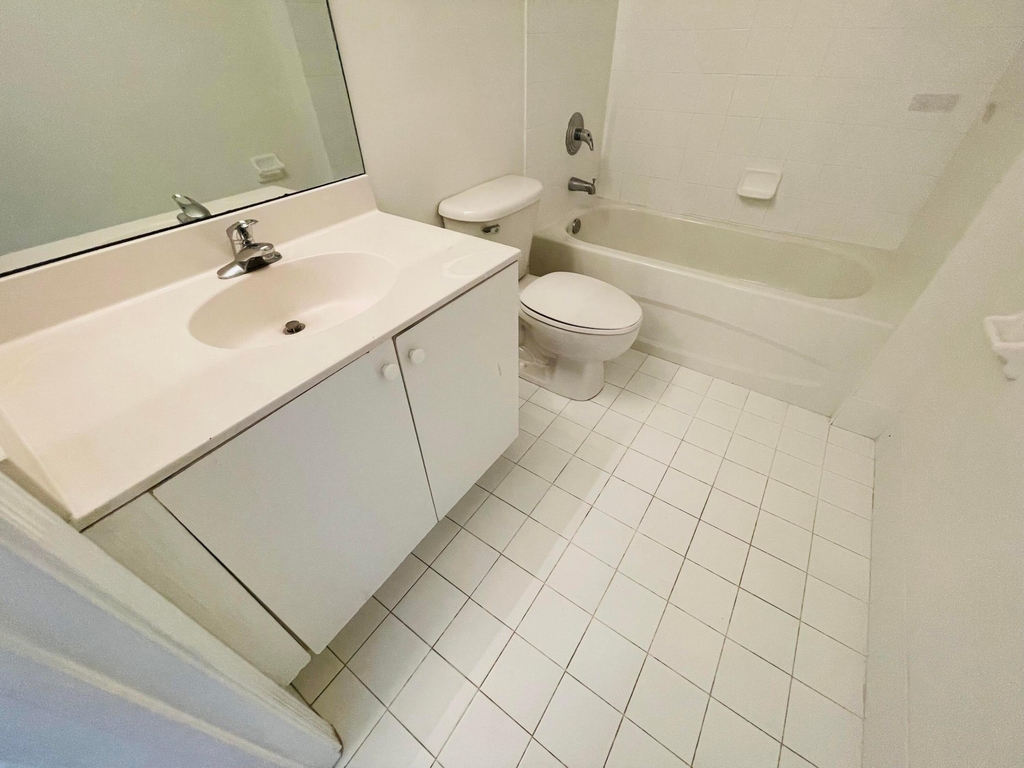 1055 Golden Lakes Boulevard - Photo 16