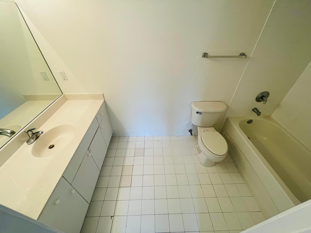 1055 Golden Lakes Boulevard - Photo 19