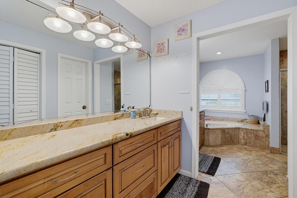 1619 Wiltshire Village Drive - Photo 18