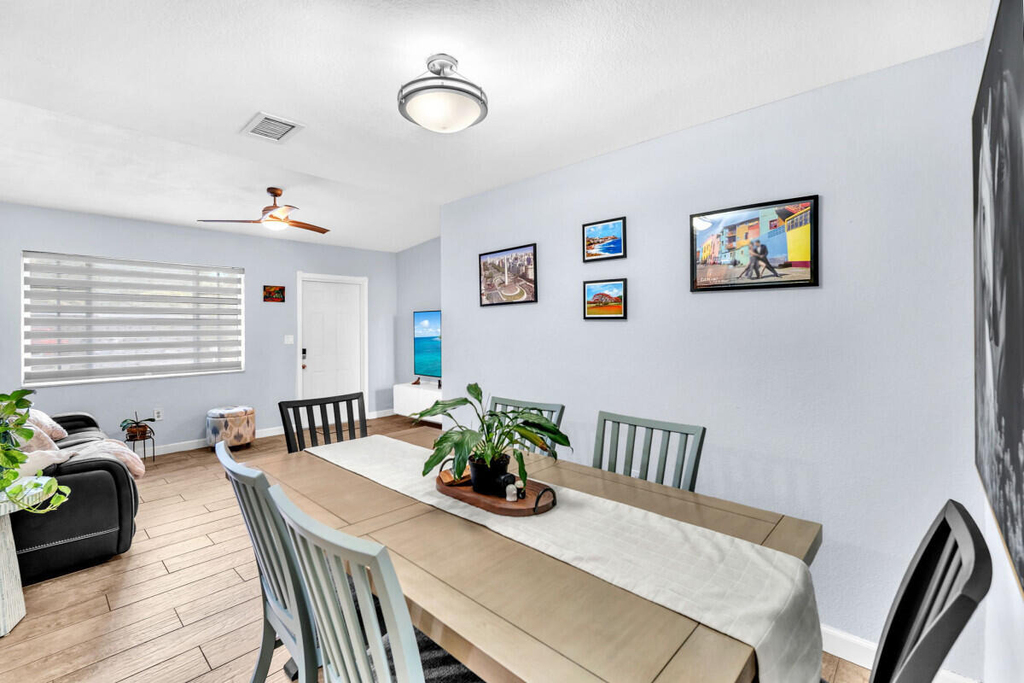 404 S 62nd Terrace - Photo 2