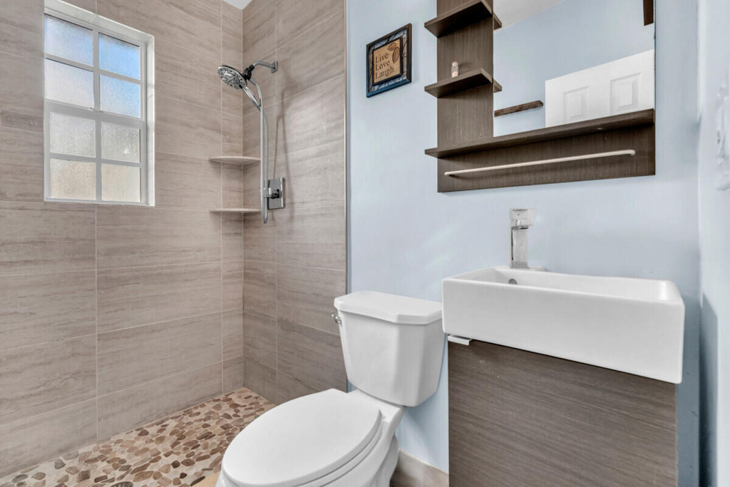 404 S 62nd Terrace - Photo 9