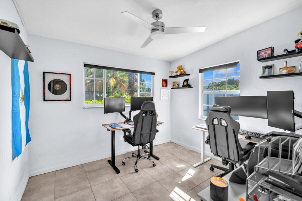 404 S 62nd Terrace - Photo 8