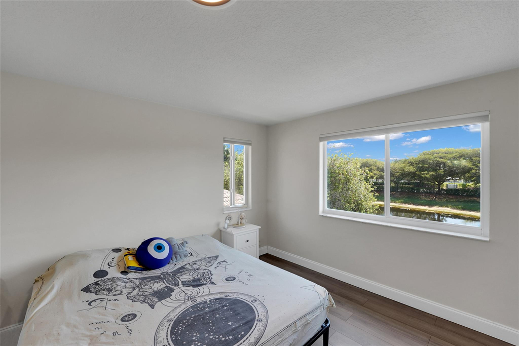 1070 Bluewood Terrace - Photo 28