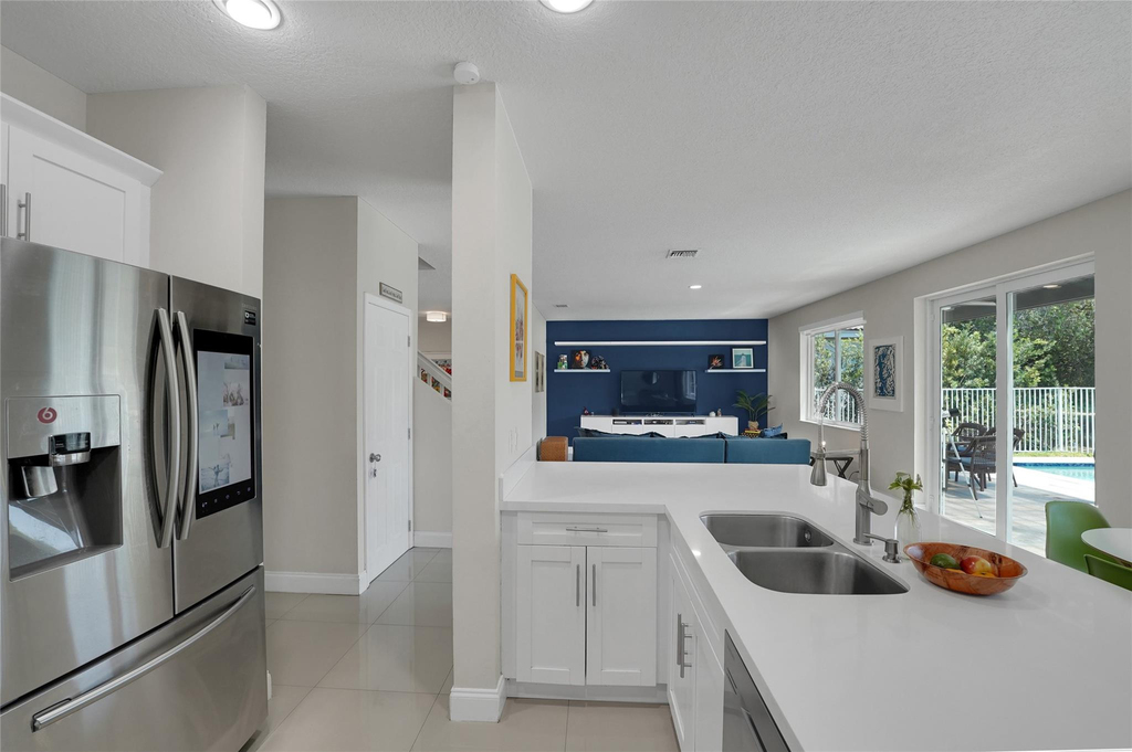 1070 Bluewood Terrace - Photo 17