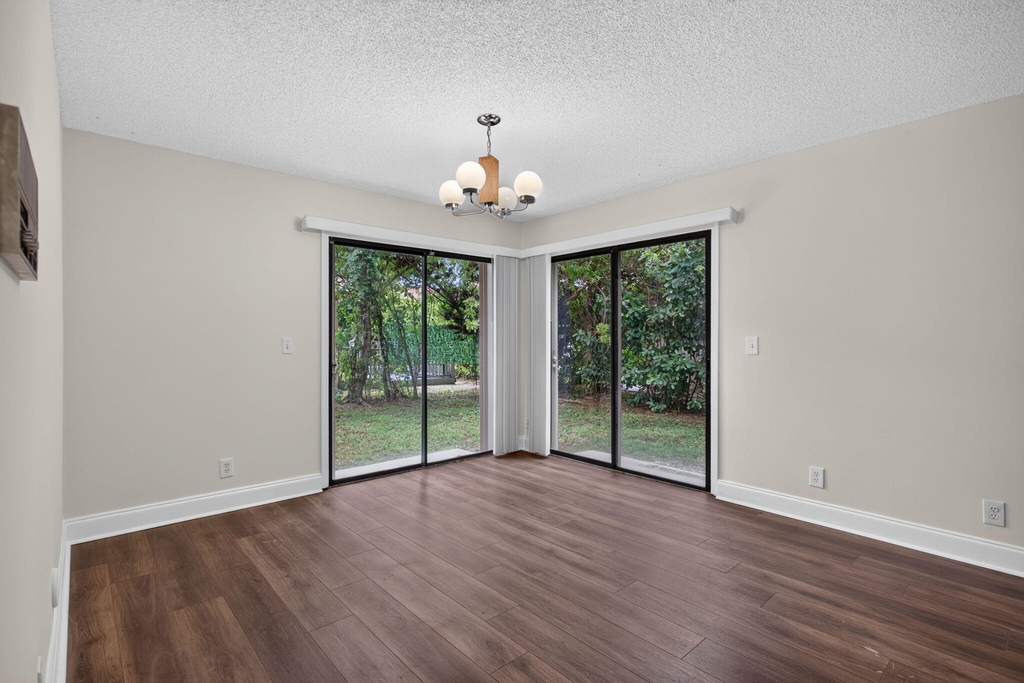 587 Nw 38th Avenue - Photo 10