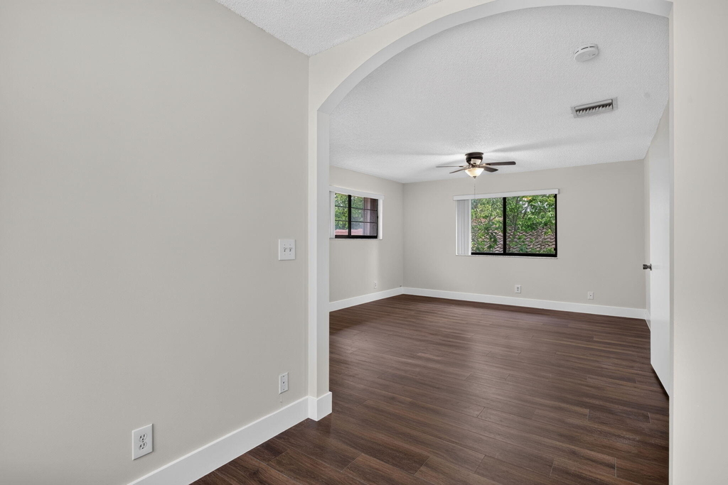 587 Nw 38th Avenue - Photo 27