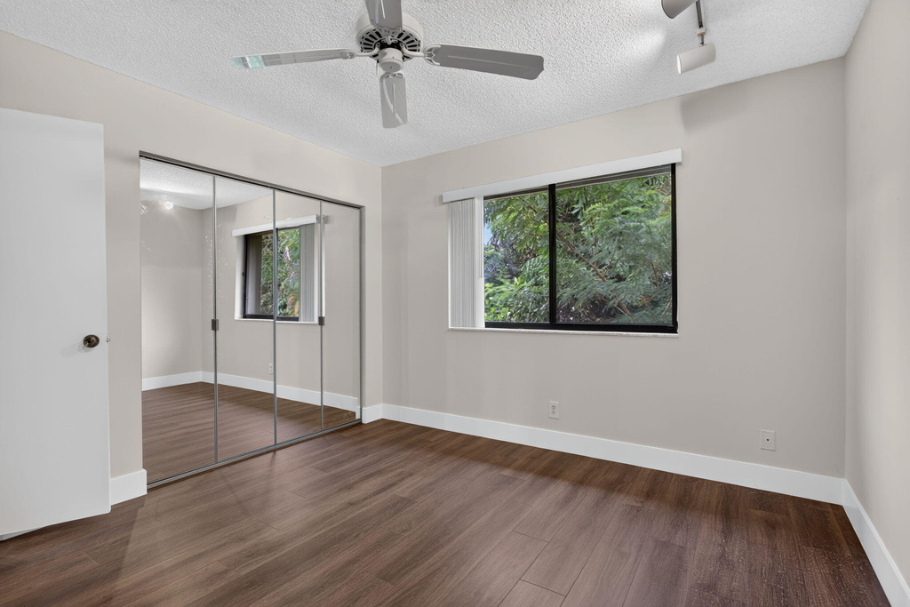 587 Nw 38th Avenue - Photo 22