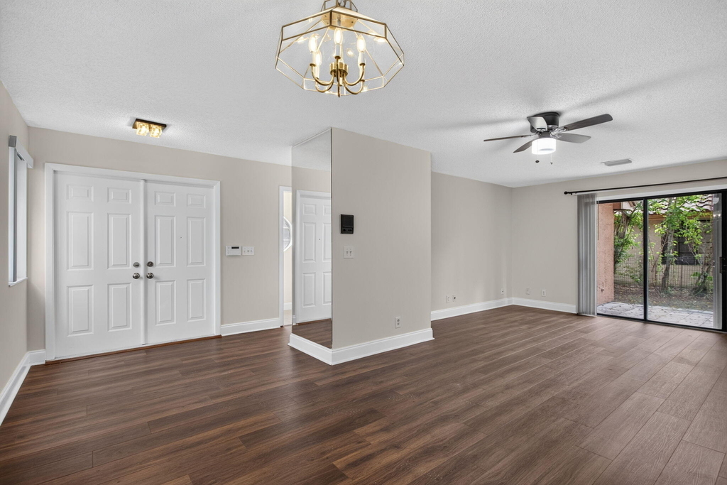587 Nw 38th Avenue - Photo 7
