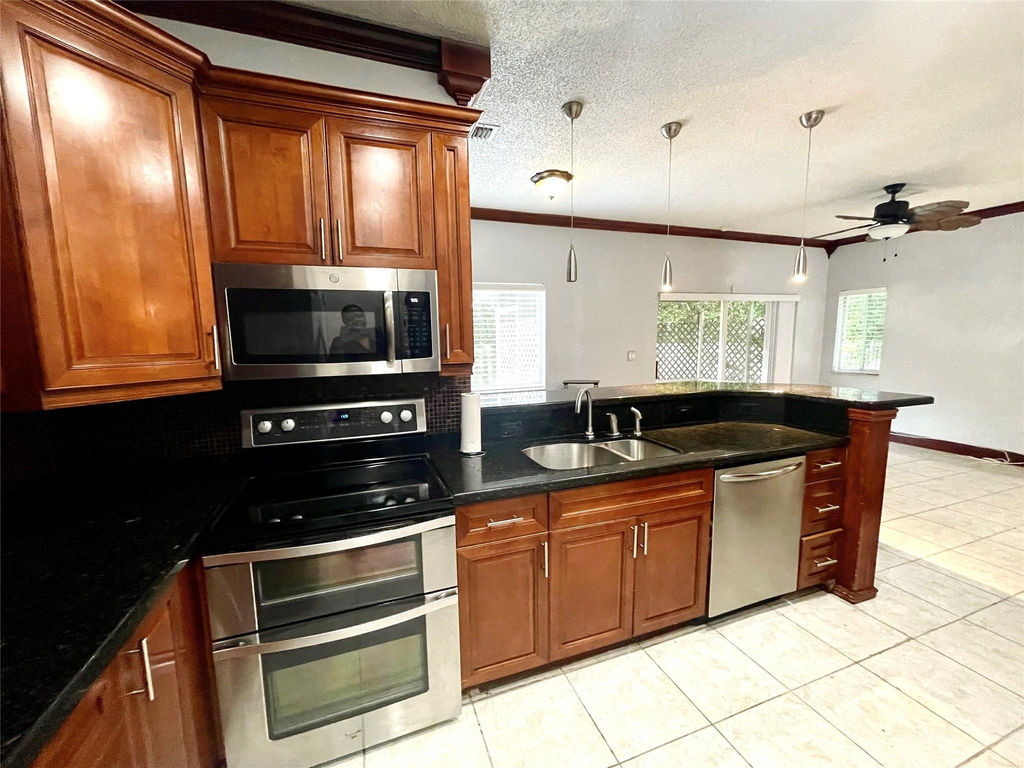 10348 Sw 20th Street - Photo 3