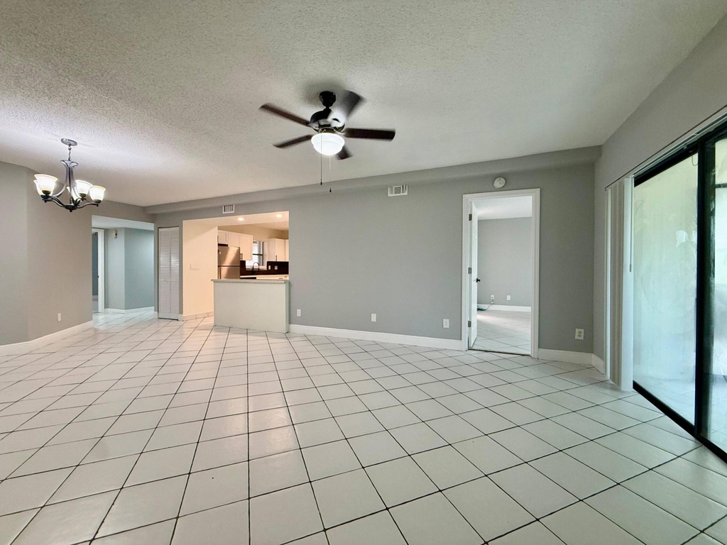 9633 Riverside Drive - Photo 3