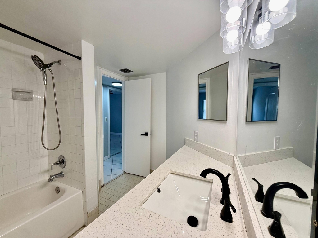 9633 Riverside Drive - Photo 10