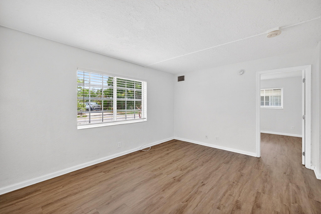 3380 Ne 16th Terrace - Photo 5