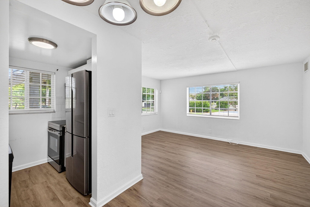 3380 Ne 16th Terrace - Photo 2
