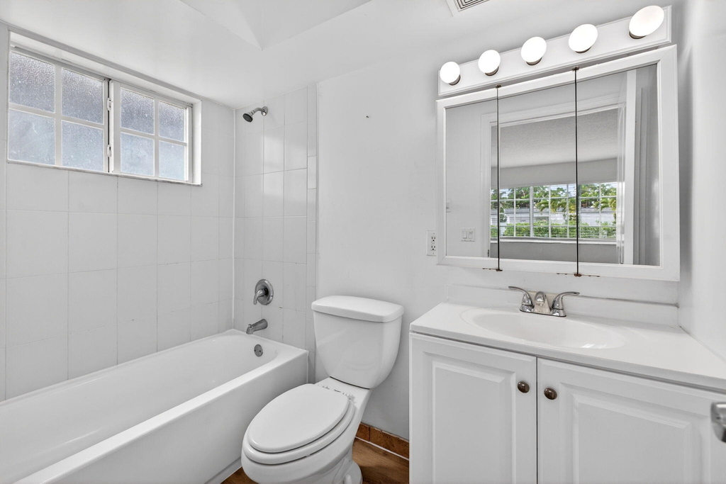 3380 Ne 16th Terrace - Photo 3