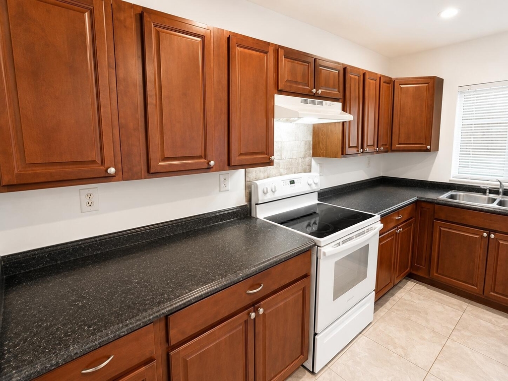 5728 5728 Blueberry Ct, Unit #38 Circle - Photo 9