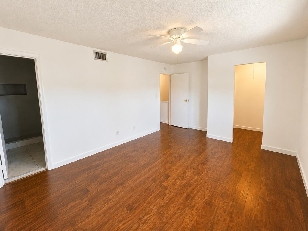 5728 5728 Blueberry Ct, Unit #38 Circle - Photo 15