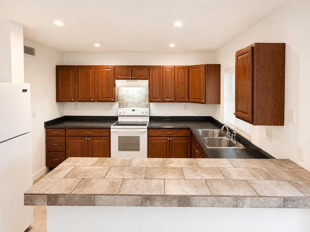 5728 5728 Blueberry Ct, Unit #38 Circle - Photo 11
