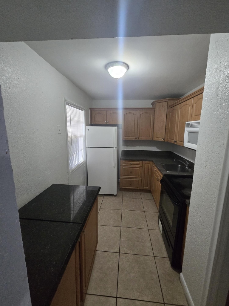 1220 Kent Street - Photo 4