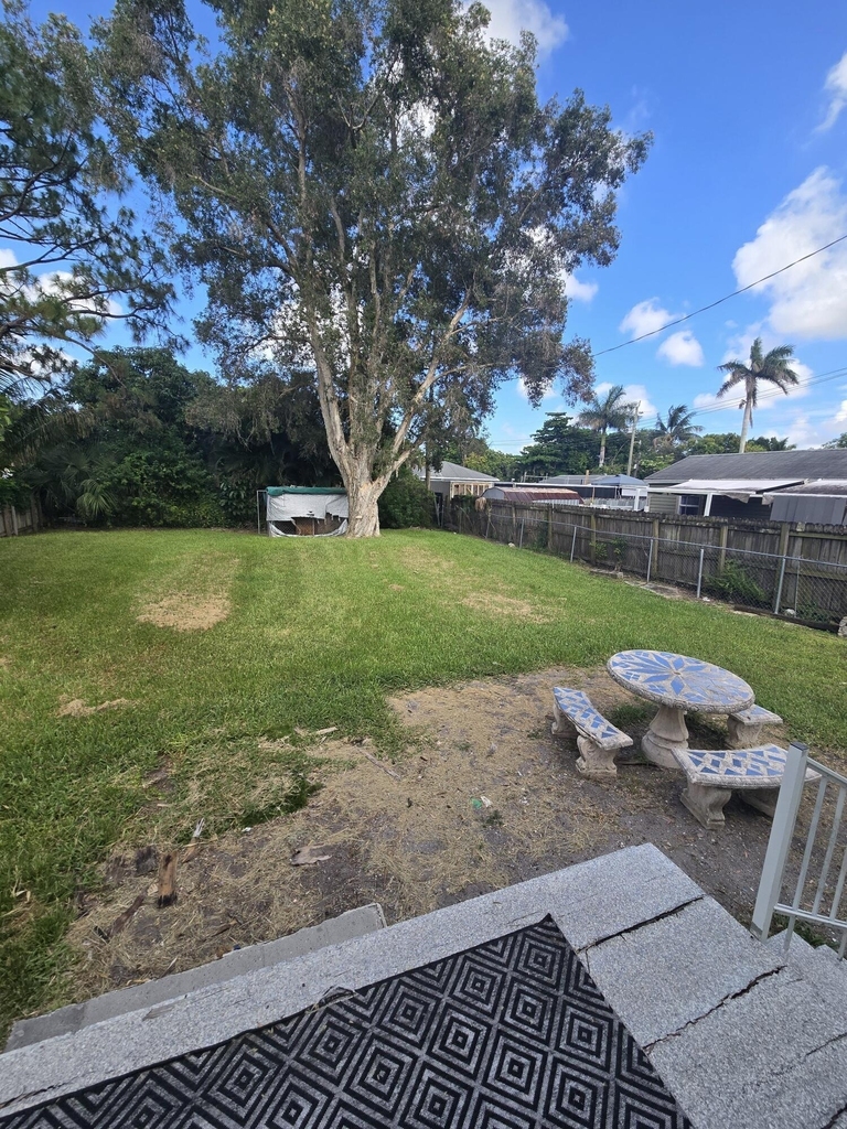 1220 Kent Street - Photo 1