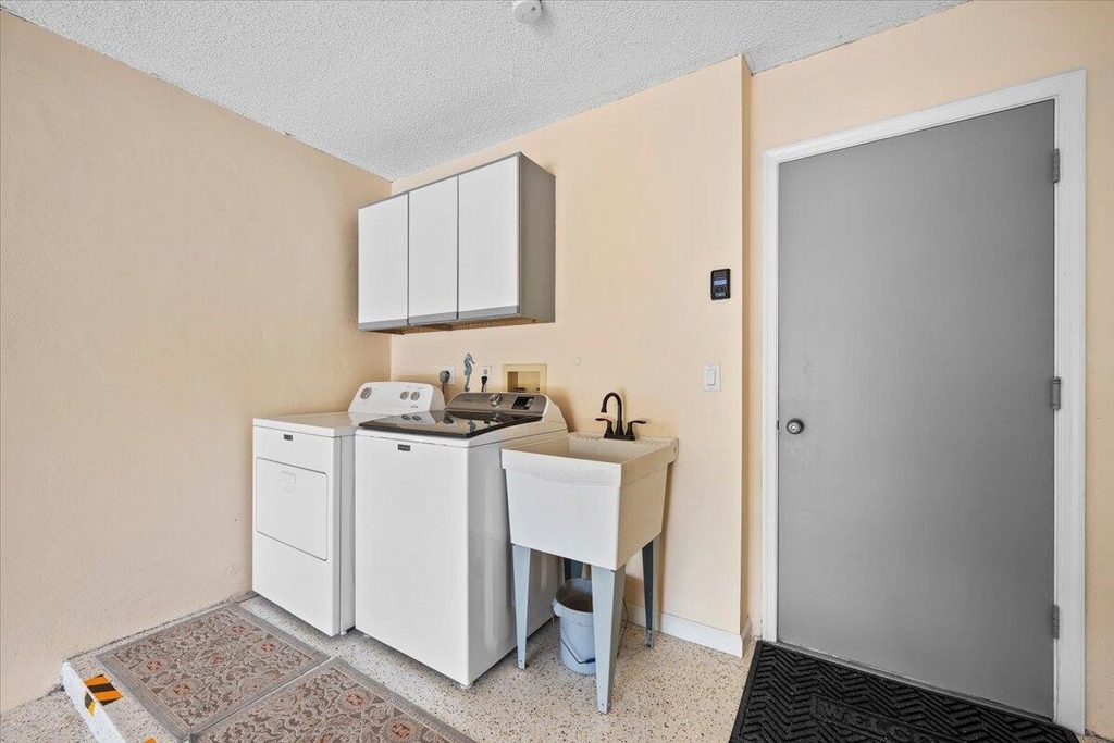 16913 Waterbend Drive - Photo 2
