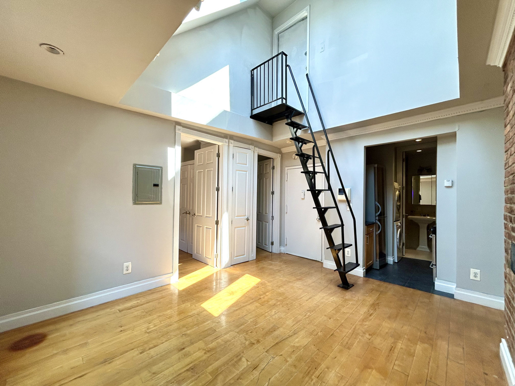 East 3rd Street - Photo 4
