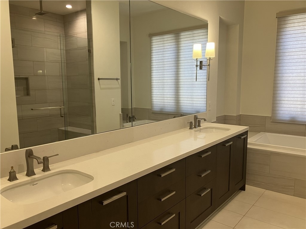 378 W Green Street - Photo 17