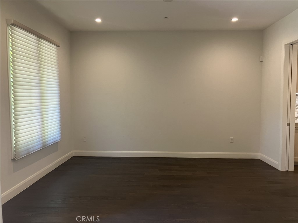 378 W Green Street - Photo 9