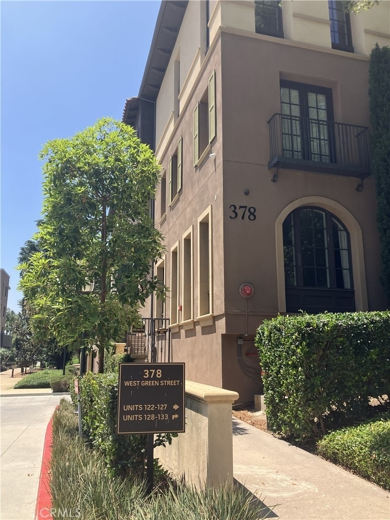 378 W Green Street - Photo 1