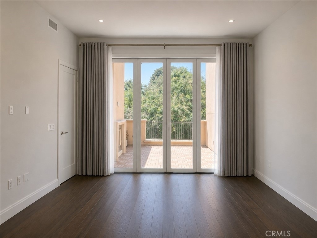 378 W Green Street - Photo 23