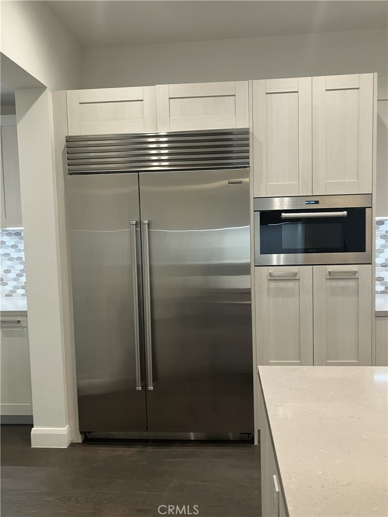 378 W Green Street - Photo 10