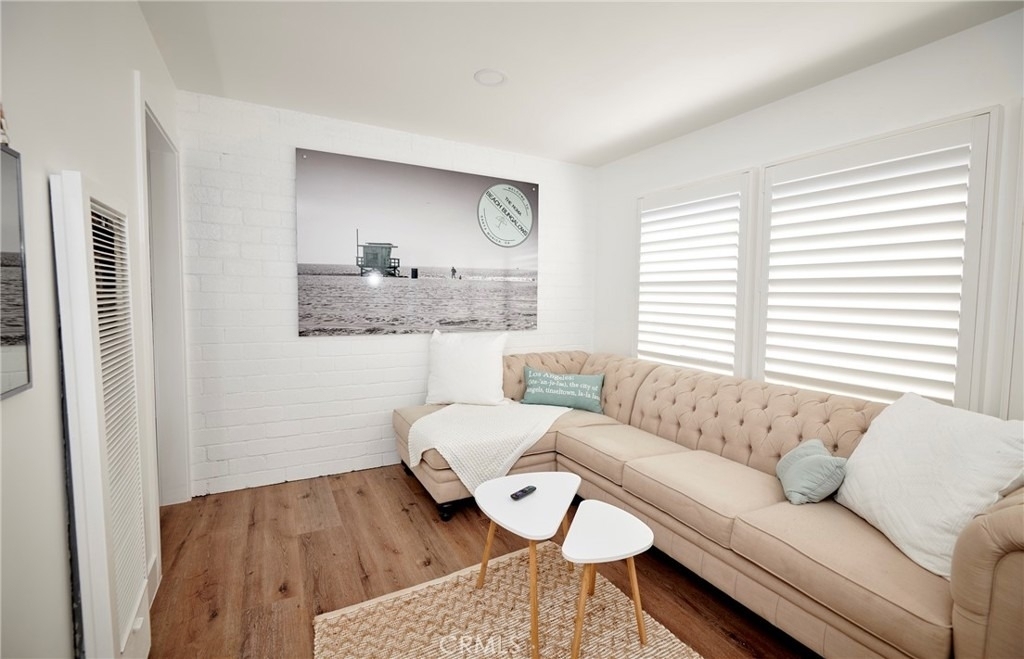 728 Euclid - Photo 3