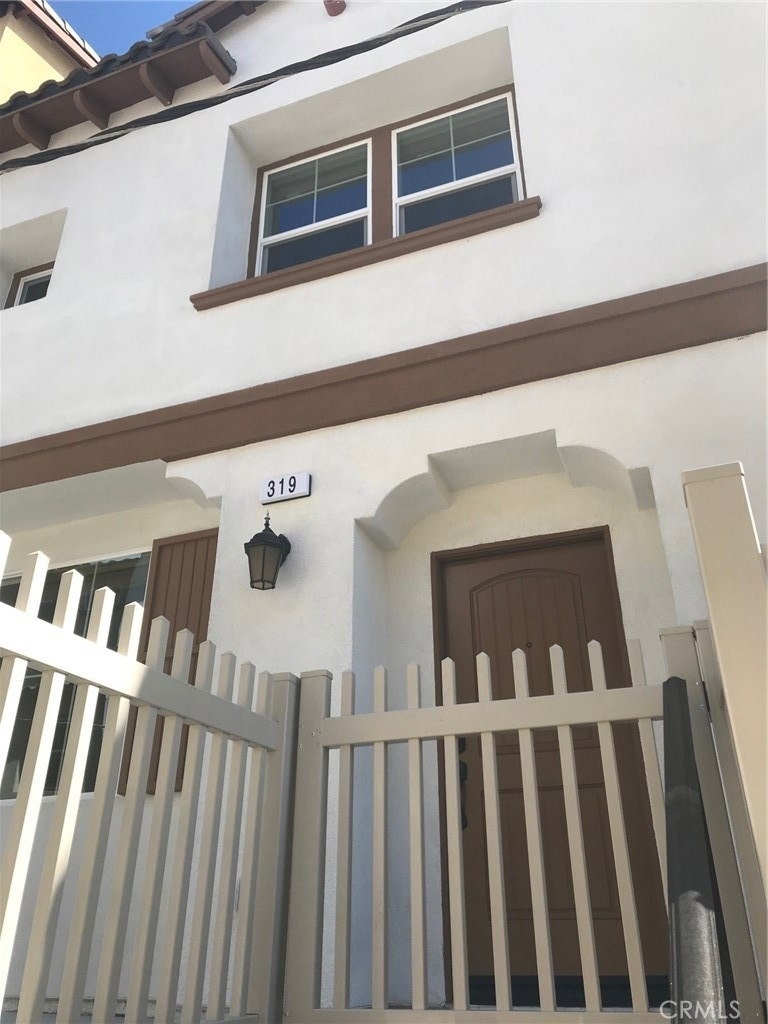 319 Edenfiled Avenue - Photo 0