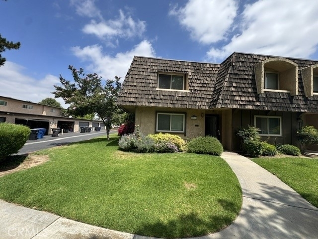 10570 White Oak - Photo 0