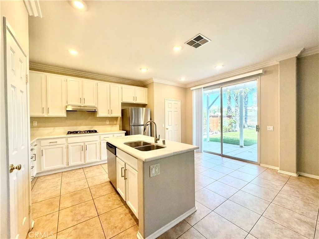 42041 Delmonte Street - Photo 9