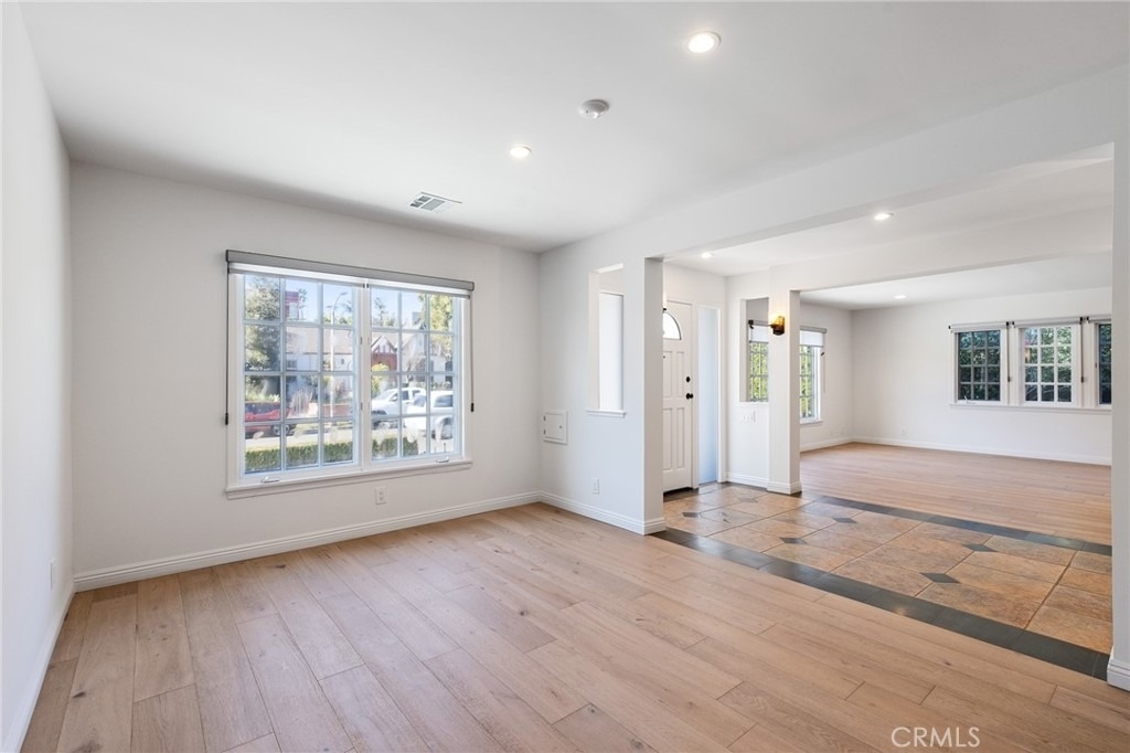 248 N Rexford Drive - Photo 2