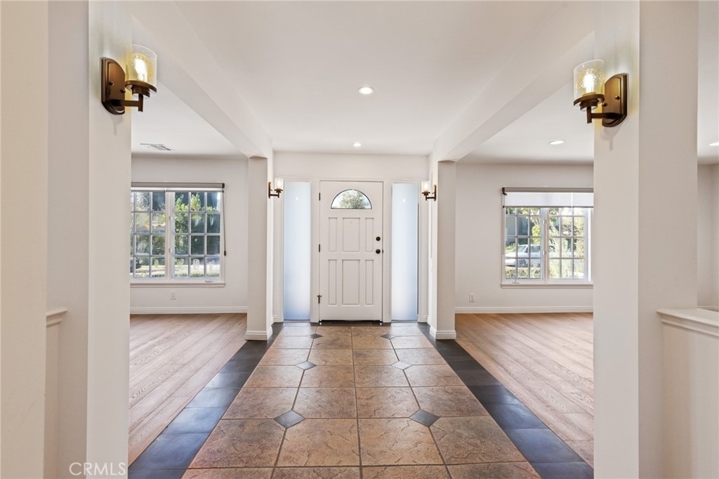 248 N Rexford Drive - Photo 1
