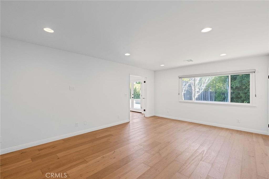 248 N Rexford Drive - Photo 9