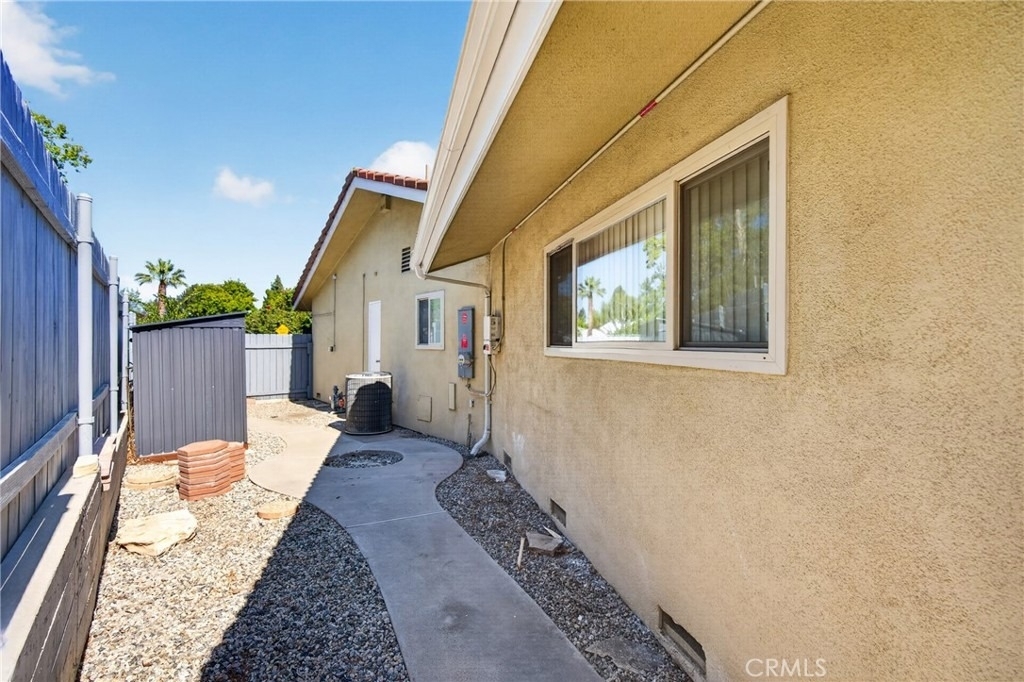 10401 Wystone Avenue - Photo 48