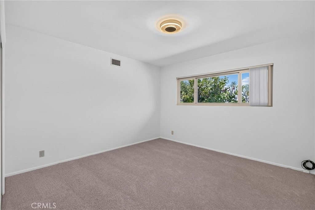 10401 Wystone Avenue - Photo 37