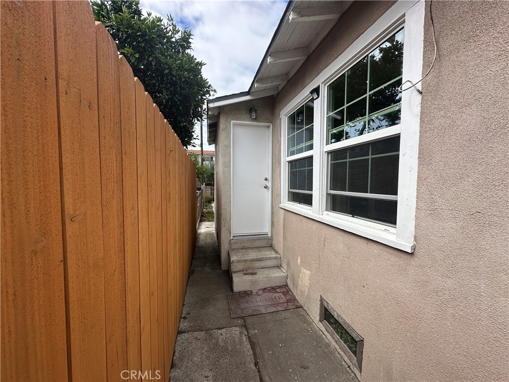656 W 13th Street - Photo 11