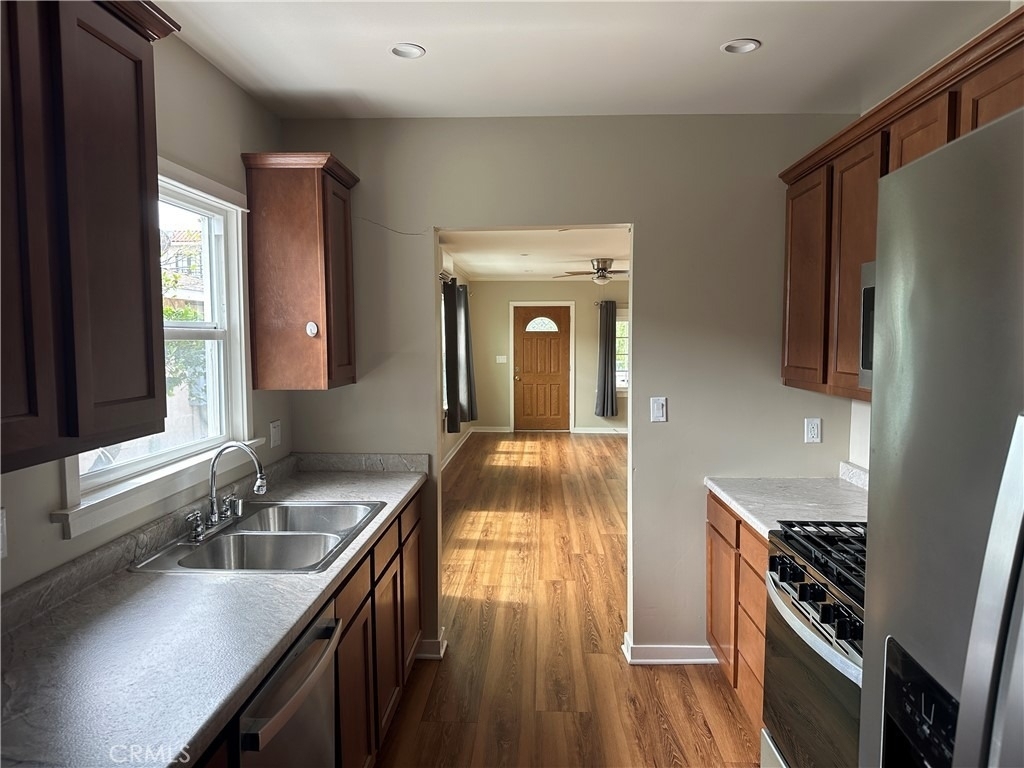 656 W 13th Street - Photo 3